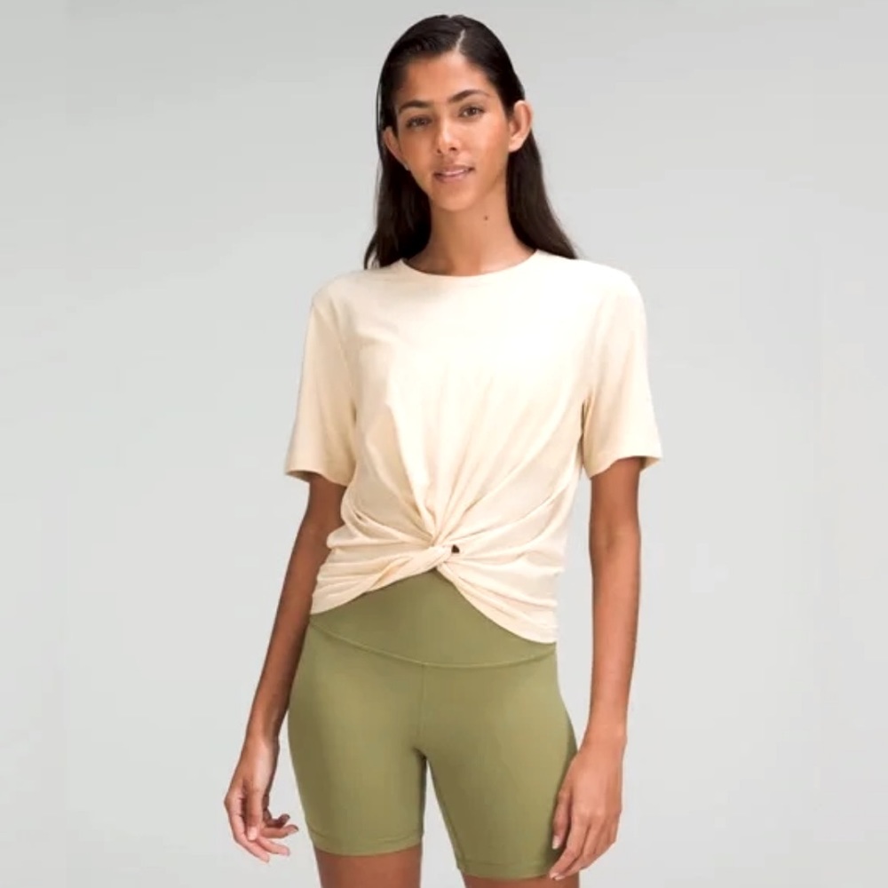 lululemon athletica Beige Twist Short Sleeve Tee